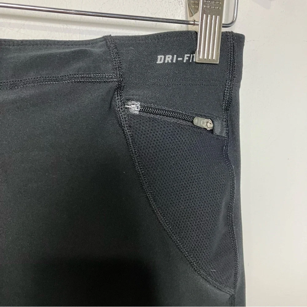 Nike dri-fit running‎ pants below knee black size medium